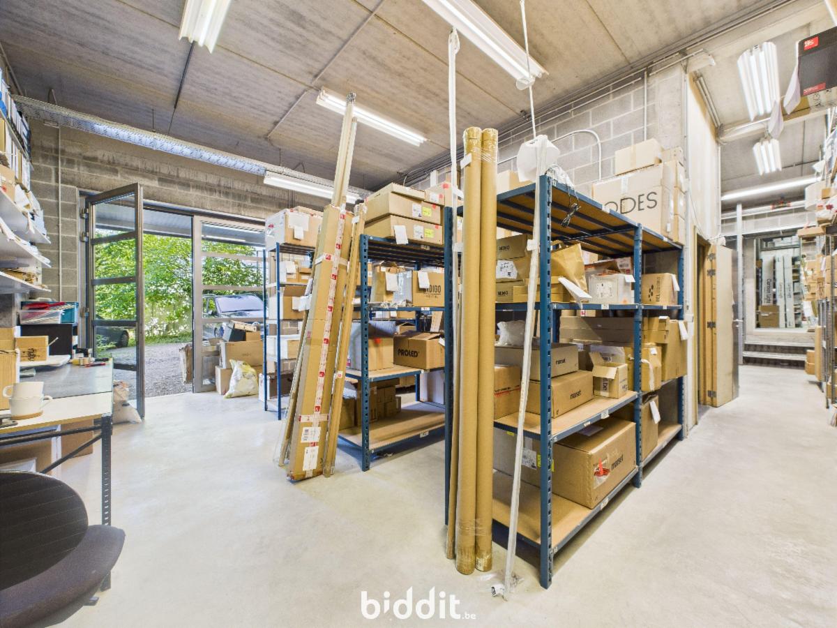 photo 5 du bien 3 commerces - 2 ateliers - 1 parking