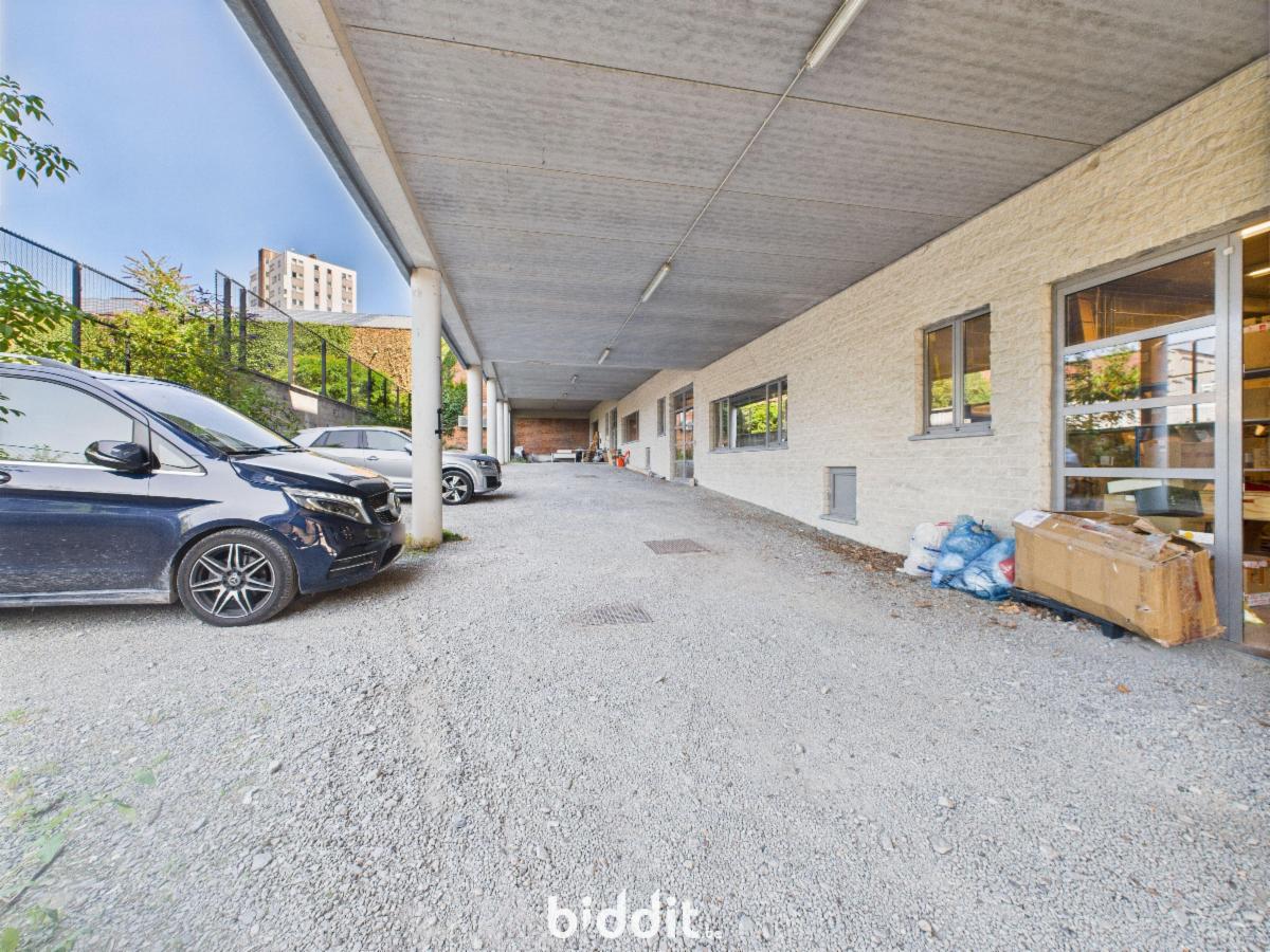 photo 6 du bien 3 commerces - 2 ateliers - 1 parking