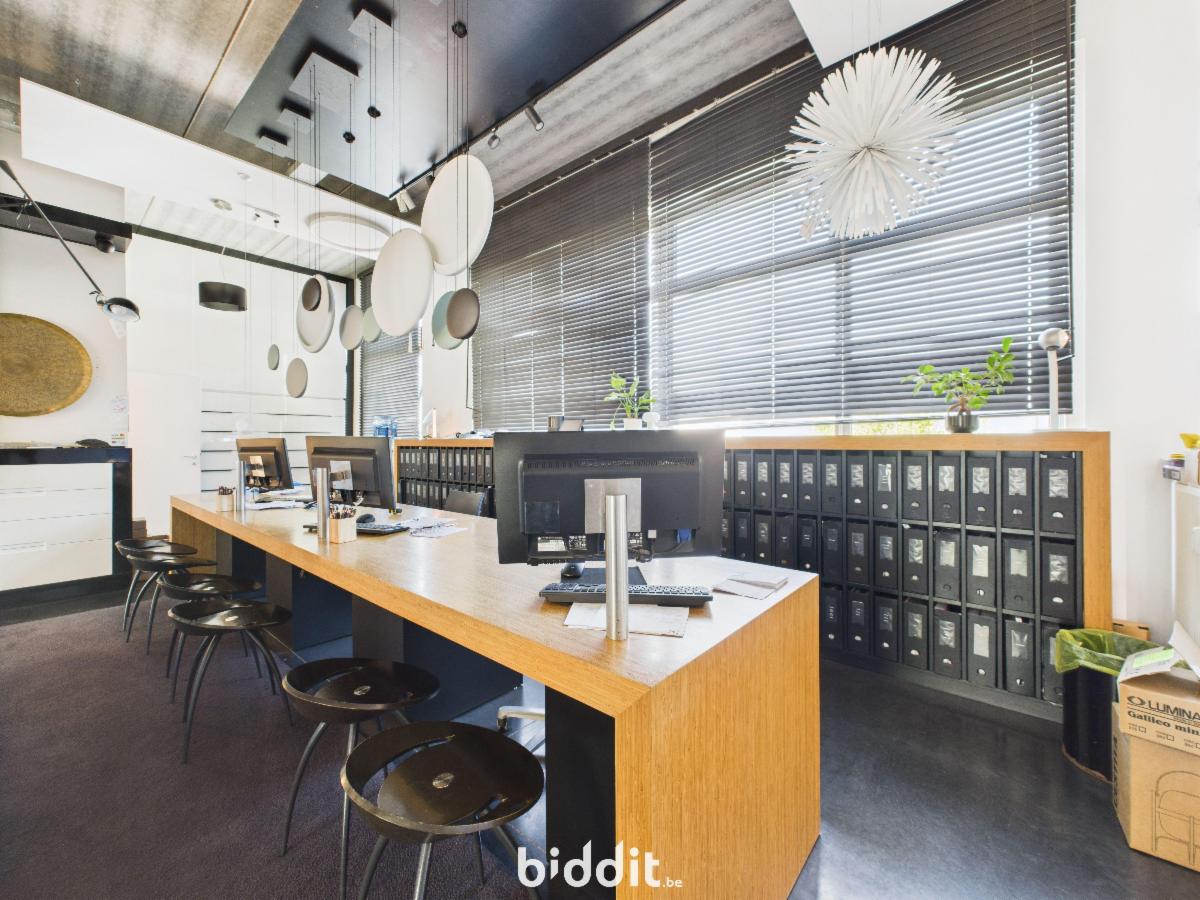 photo 11 du bien 3 commerces - 2 ateliers - 1 parking