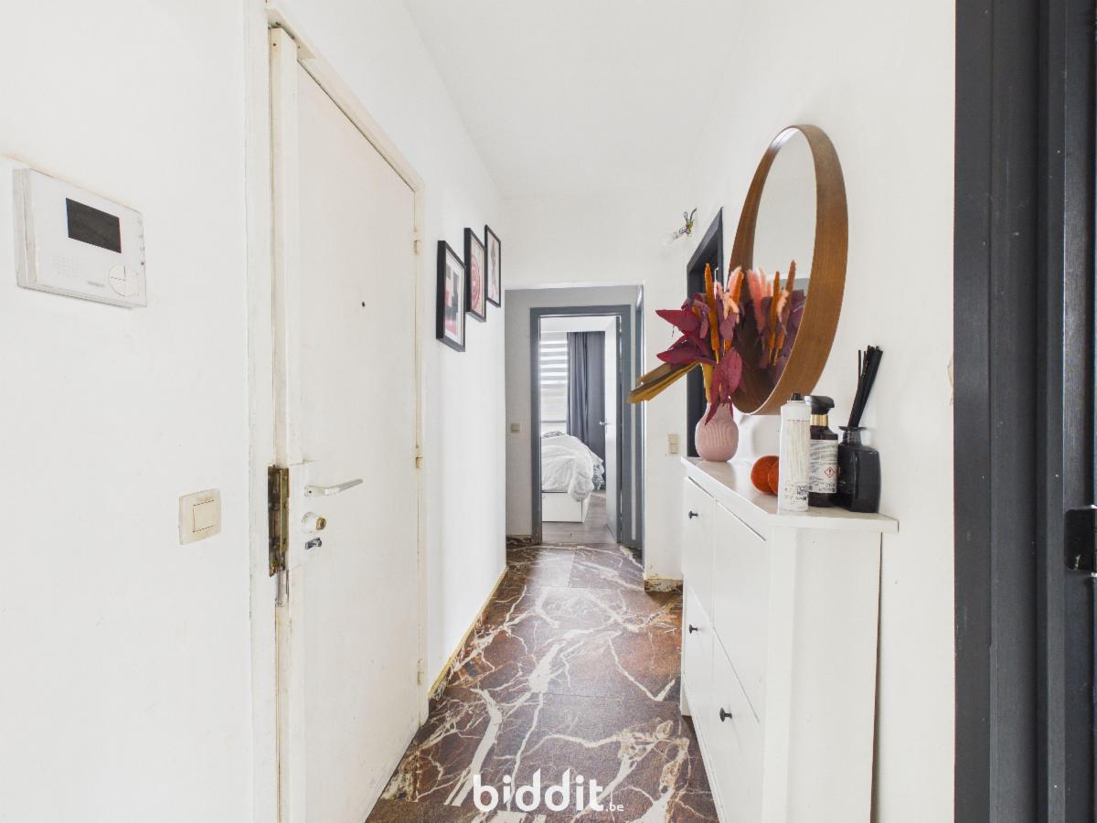 photo 2 du bien L’appartement au 7e étage